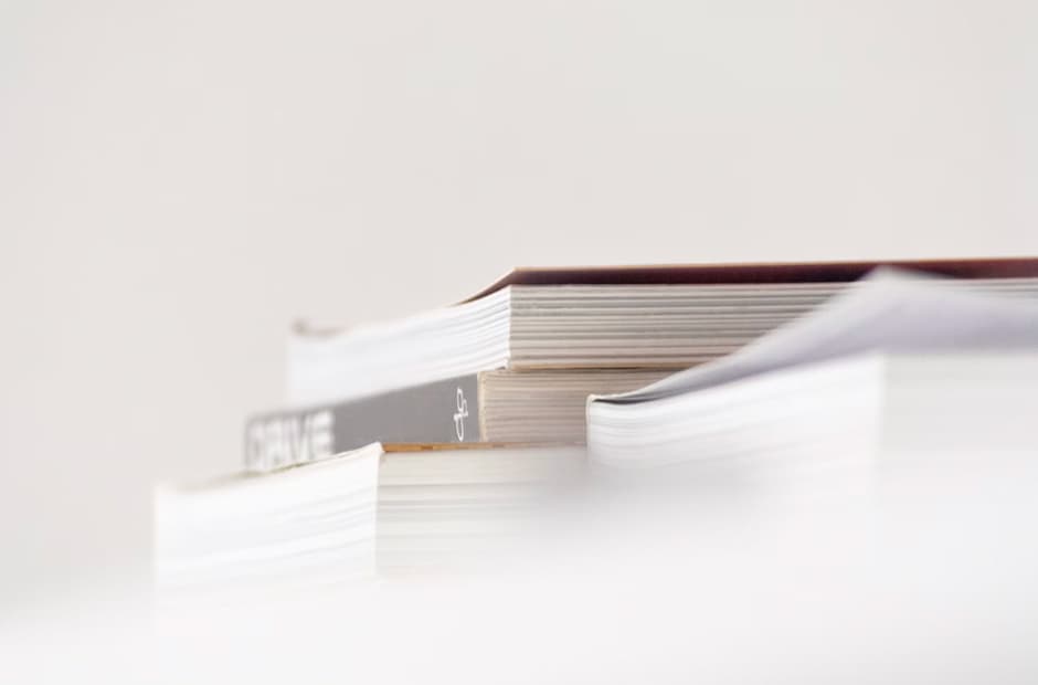 Livres empilés les uns sur les autres
